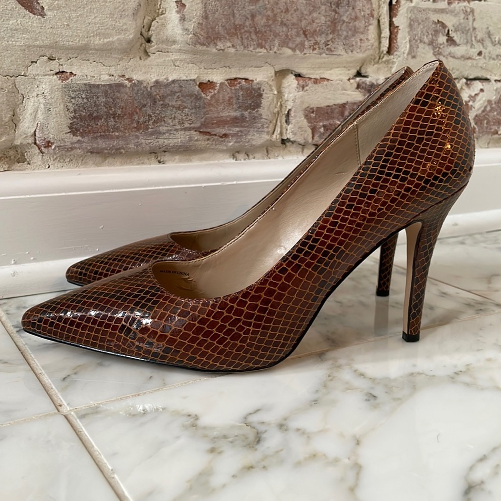 White House Black Market Olivia Whiskey Snake Embossed Heels, size 8